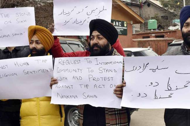India weighs in as Sikhs in Pakistan face attacks