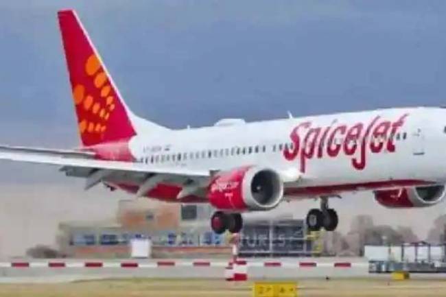 SpiceJet Delhi-Dubai flight makes emergency landing in Pakistan, develops technical fault