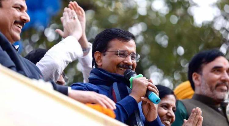 Milind Deora praises Arvind Kejriwal, Ajay Maken asks him to ‘leave Congress’