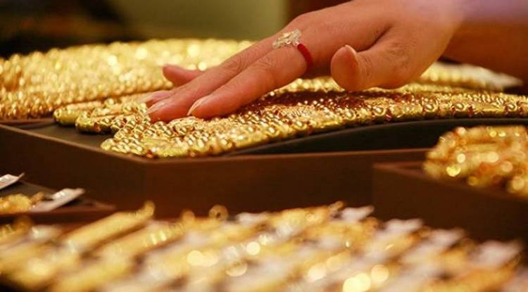 Gold Price Today: Gold declines Rs 679, silver crashes Rs 1,847