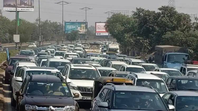 Good news for single car drivers! Now, wearing mask not compulsory in Delhi