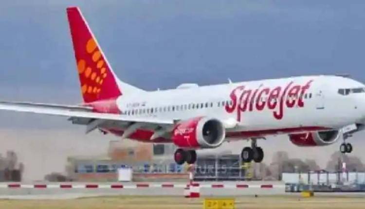 SpiceJet Delhi-Dubai flight makes emergency landing in Pakistan, develops technical fault